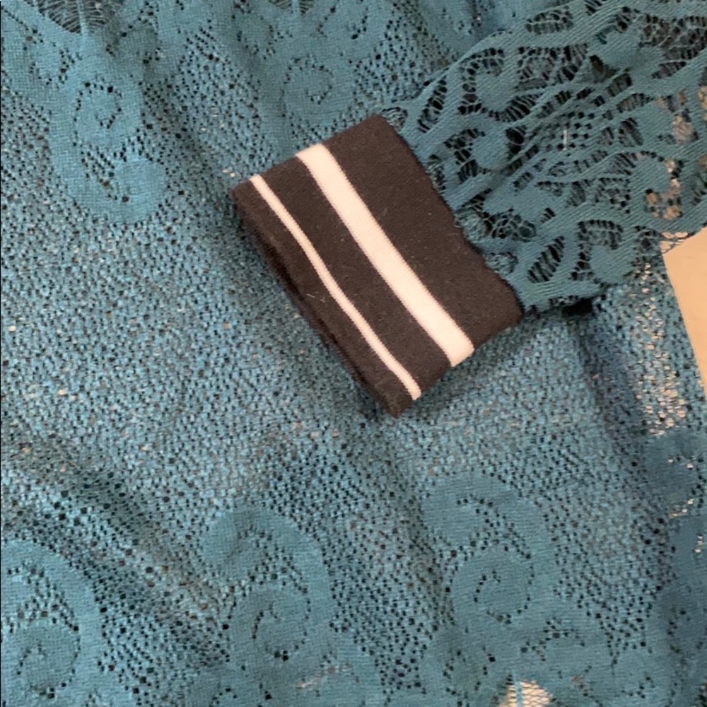 Fabletics pullover - Picture 2 of 4